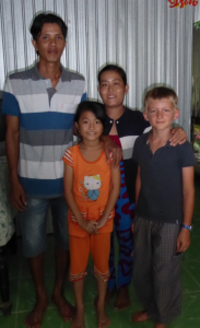 eliot dans les familles à Binh Quoi