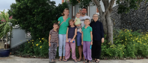 photo famille et Thérésa à Kinh Cung